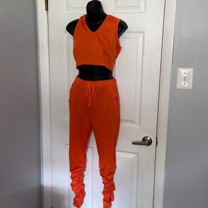 Women’s 2-pc pants jogger set hooded crop top